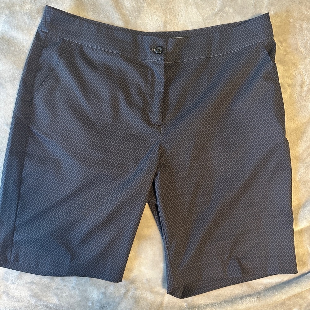 Greg Norman shorts,‎ grey geometric pattern Mens Sz 10